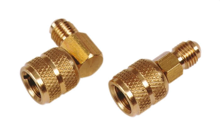 ITE Adapter QCS-5/16×1/4 gerade für R410A 5/16 SAE innen mit Ventilkerndrücker 1/4 SAE außen
